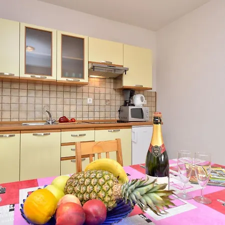 Apartamento Family-friendly With Swimming Pool Drage, Biograd - 5904 *